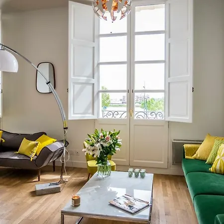 Apartment Camstel Quai De Bordeaux